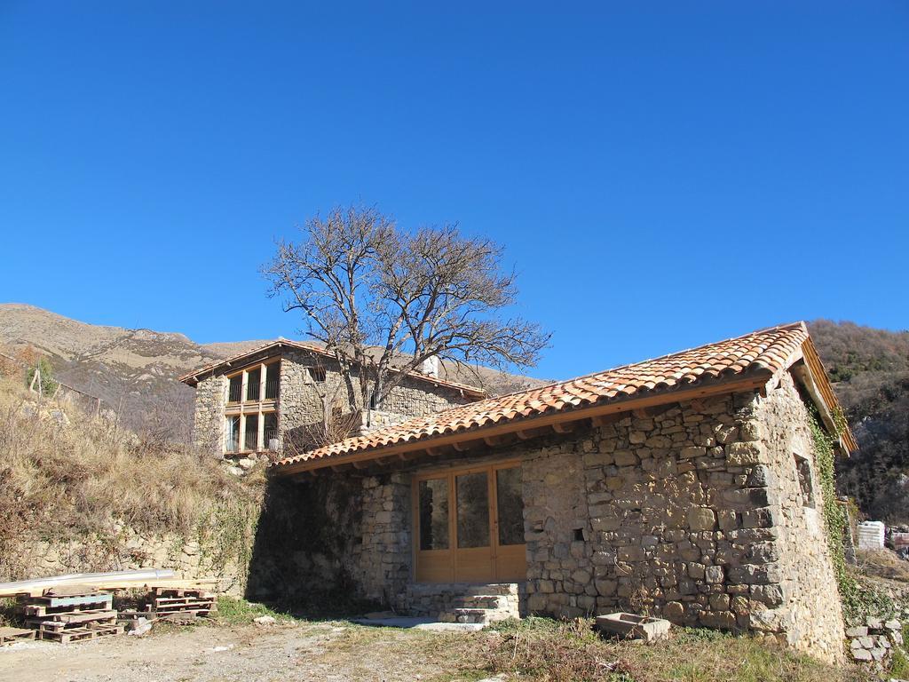 Hostel Mas Rural El Negre Ogassa Exterior foto